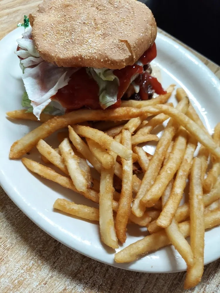 Papa Burger an Fries